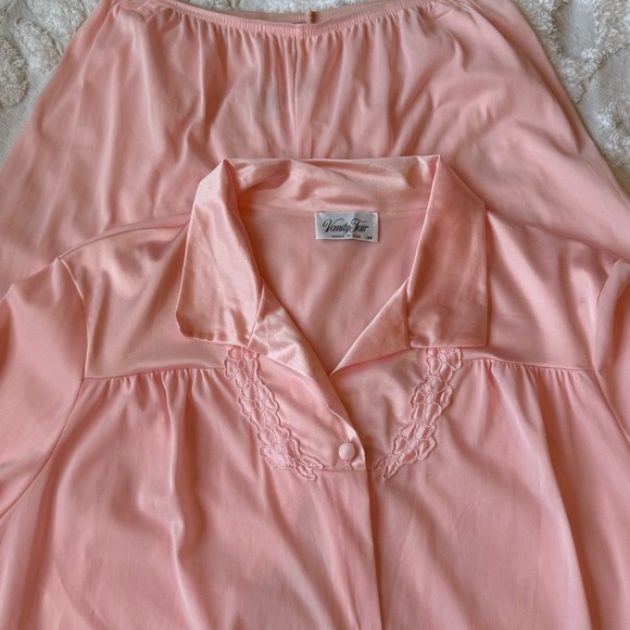 Vanity Fair Other - Vanity Fair beautiful Women's Pink Sleepwear Set Size Medium.  EUC
